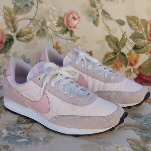 Nike Daybreak Light Soft Pink Sneakers Size Women's 7